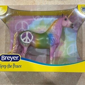 Breyer Freedom Series Keep The Peace Unicorn Freedom  Scale 1:12 62067
